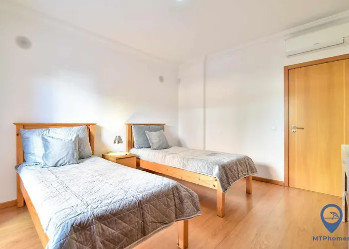 Alfarrobeira By Mtphomes *