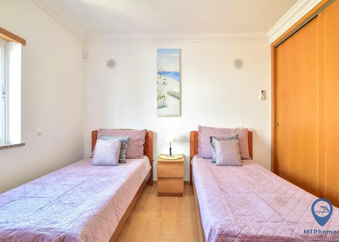 Alfarrobeira By Mtphomes 알부페이라