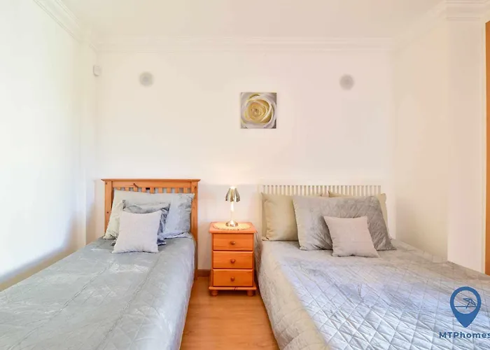 Alfarrobeira By Mtphomes 빌라 알부페이라