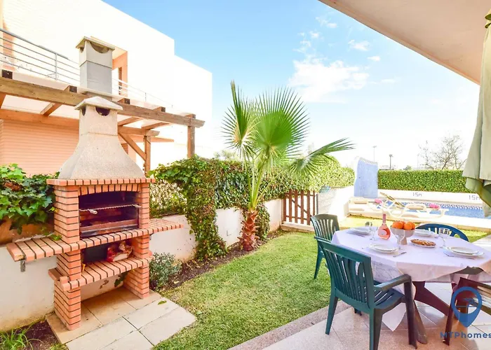 Alfarrobeira By Mtphomes 알부페이라