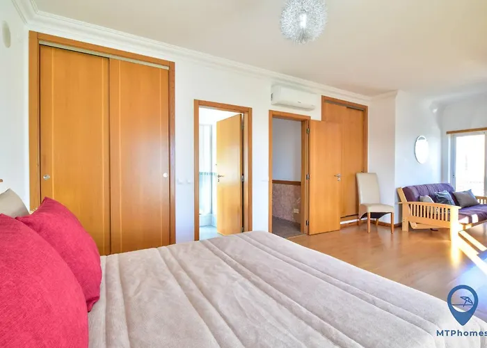 Alfarrobeira By Mtphomes