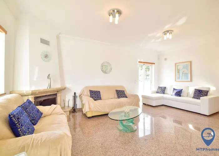 Alfarrobeira By Mtphomes *